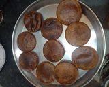 गुड़ काकरा पीठा (Gur Kakra pitha recipe in Hindi) रेसिपी चरण 6 फोटो