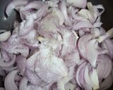 A picture of step 1 of Onion Pakoda.