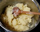 Gluténmentes pufi pogácsa-fokhagymás tejfölös sajtkrémmel recept fázis 2 fotója