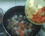 Foto langkah ke 3 dari resep Sayur Sop Bakso Telur Puyuh.