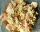 Foto langkah ke 5 dari resep Udang telur orak arik saos pedas.