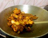 आलू की करी (aloo ki curry recipe in Hindi) रेसिपी चरण 3 फोटो