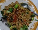 Foto langkah ke 5 dari resep Mie goreng mantap.