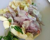 Foto langkah ke 3 dari resep Tongkol suwir pedas.
