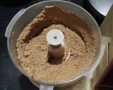 स्वादिष्ट तिळगुळ वडी (Tilgul Vadi Recipe In Marathi) रेसिपी स्टेप 3 फोटो 