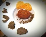Foto del passaggio 16 della ricetta Uovo bazzotto (fritto e non) su purè di patate viola e tartufo