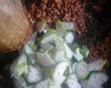 Foto langkah ke 3 dari resep Rujak petis jawa timur.