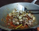 Foto langkah ke 5 dari resep Cumi Cabai Pedas.