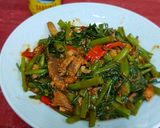 รูปขั้นตอนการทำที่ 4 ของ ผัดผักบุ้งปลากระป๋อง #กินผักรักสุขภาพ1