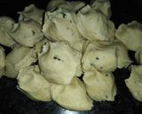 A picture of step 2 of Dry methi ki Puri.