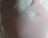Foto langkah ke 5 dari resep Homemade Strawberry Yoghurt Ice Cream.