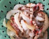 A picture of step 1 of Prawns curry.