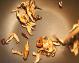 A picture of step 10 of Taiwanese Meat Soup – Rou Geng Tong.
