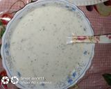 A picture of step 2 of Hari chutney ka raitaa.