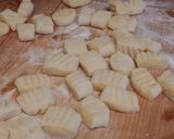GNOCCHI rizslisztből– tejszínes spenóttal recept fázis 2 fotója