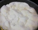 Foto del passaggio 5 della ricetta Frittata nuvola 🥚🥒☁️svuota frigo 😉