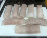 Foto del paso 1 de la receta: Supremas de merluza en salsa de limón con guarnición de champiñones salteados