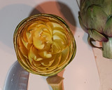 Foto del paso 4 de la receta: Alcachofas rellenas con habitas y guisantes (vegano)