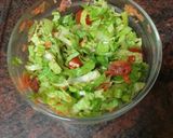 Foto del paso 1 de la receta: Poke de ensalada con tacos de jamón serrano, huevo duro y aguacate