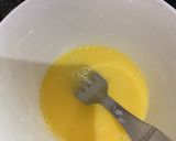 A picture of step 3 of Kiwi muffins (breakfast on the go).