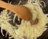 A picture of step 4 of Shrimp Fried Vermicelli/Bihun Goreng Udang.