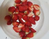 Foto langkah ke 1 dari resep Strawberry panacotta.