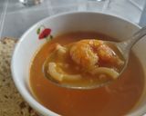 A picture of step 3 of Mi sopa de fideos y langostinos (prawn and noodle soup).
