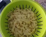 Foto del paso 1 de la receta: Fettuccine con bacon nata y queso fresco