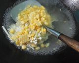 Foto langkah ke 2 dari resep Sup Telur Enoki.