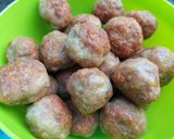 Kapros-tejszínes húsgolyók recept fázis 7 fotója