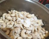Foto langkah ke 3 dari resep Kacang Mede Goreng Gurih.
