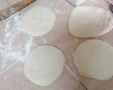 A picture of step 4 of Meat samosas.