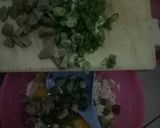 Foto langkah ke 2 dari resep Martabak telur bakso sambal goreng.