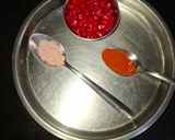 A picture of step 1 of Makhana Chaat.