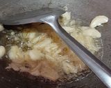 Foto langkah ke 2 dari resep Udang Asam Tomat.