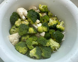 A picture of step 1 of Crab & Corn Chopsuey.