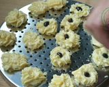 Foto langkah ke 5 dari resep Semprit 3 bahan pakai cetakan tutup botol tanpa oven.