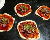 চিজি পিজ্জা বোম(Cheese Pizza Bomb recipe in Bengali) রেসিপির ধাপ 7 ছবি