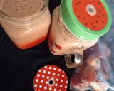 A picture of step 2 of Strawberry 🍓 banana smoothie.
