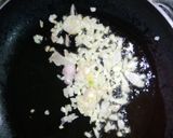 A picture of step 1 of Cheesey egg noodles.