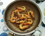 Foto del paso 4 de la receta: Champiñones y langostinos