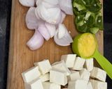 A picture of step 1 of Kadai Paneer Masala.