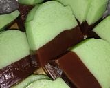 Foto langkah ke 7 dari resep Puding lumut lapis coklat.