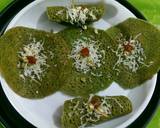 Sprouted palak paneer chilla