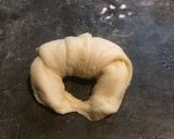 Foto del paso 6 de la receta: Medialunas de manteca!!