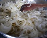 Foto del paso 1 de la receta: Solomillo de cerdo a las finas hierbas con gravy de cebollas