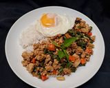 Foto langkah ke 7 dari resep Chicken Pad Kra Pao (THAILAND).