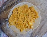 A picture of step 3 of Aloo Paratha.