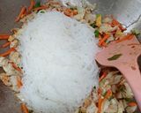 Foto langkah ke 4 dari resep Bihun Goreng Putih.