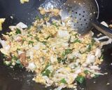 Foto langkah ke 3 dari resep Mie Goreng Telur.